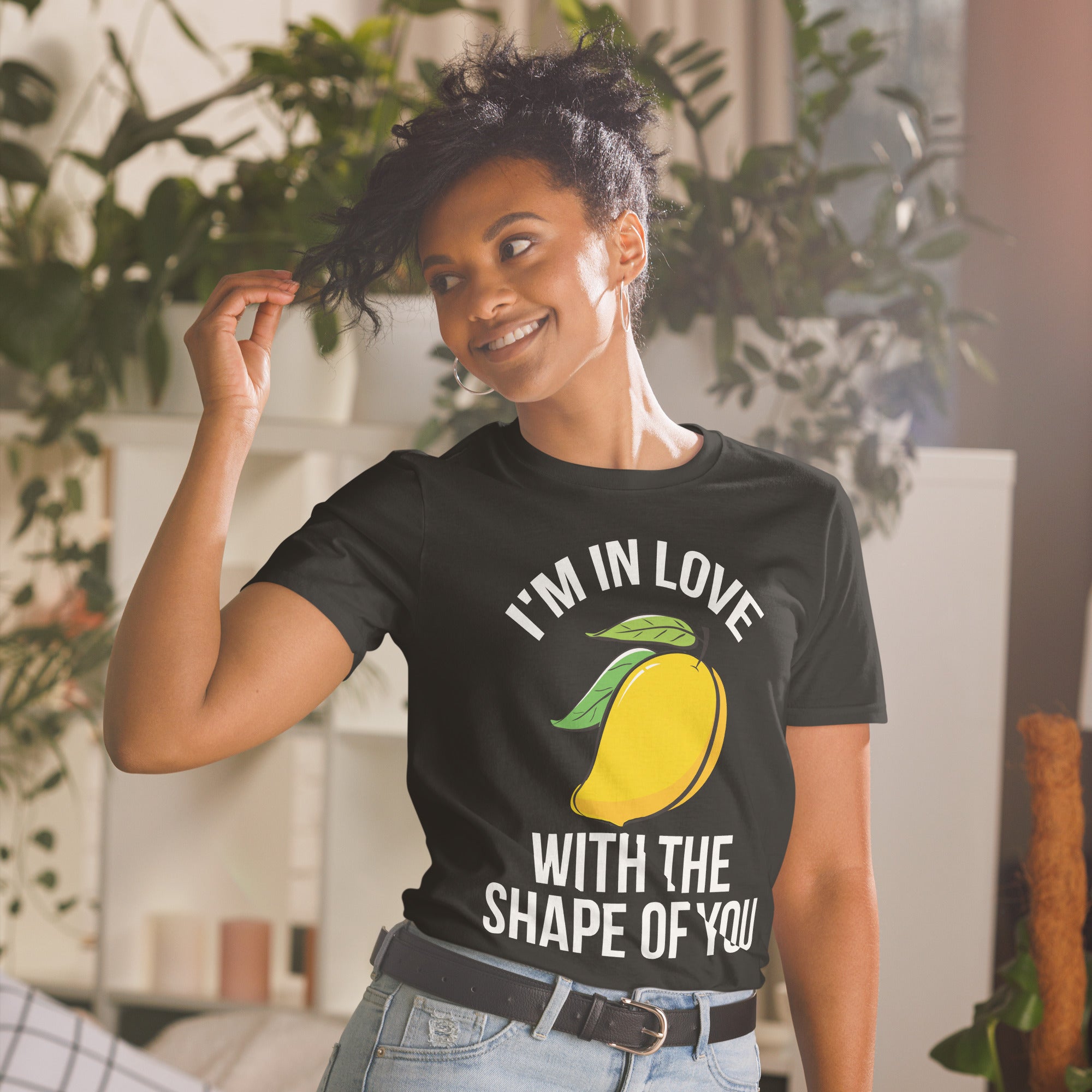 I'M IN LOVE WITH SHAPE OF YOU... MANGO UNISEX T-Shirt